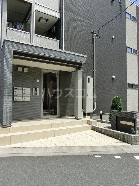 15/21 エントランス