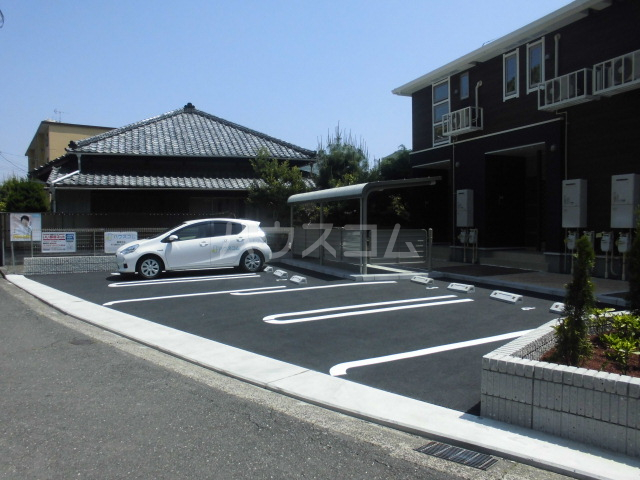 27/30 駐車場