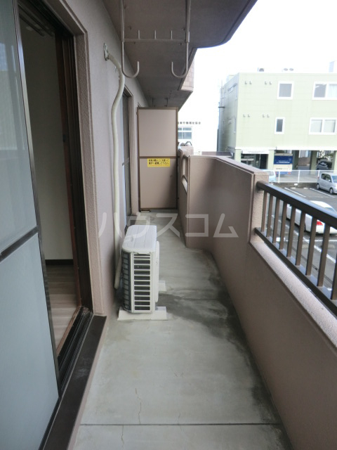 13/19 バルコニー