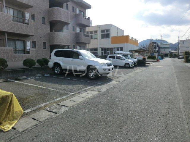 18/19 駐車場