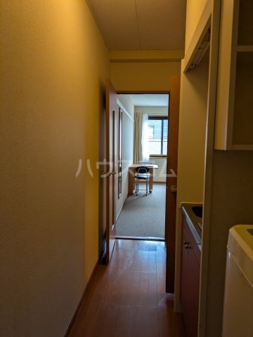 20/21 エントランス