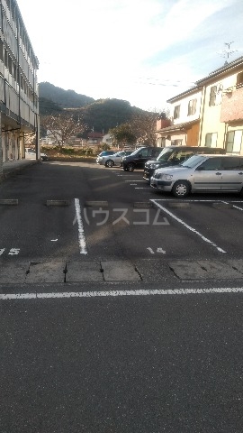 18/21 駐車場