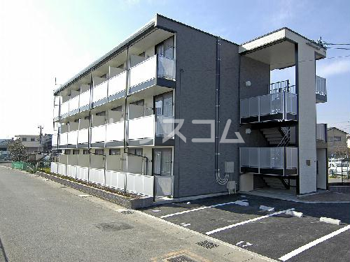 13/18 エントランス