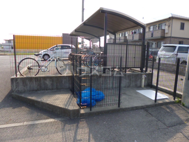 2/3 駐車場