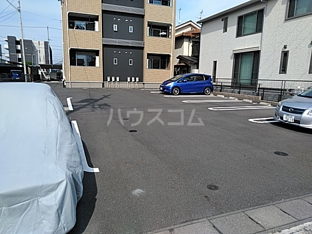 26/30 駐車場