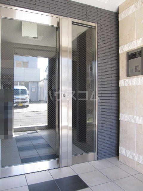 14/20 エントランス