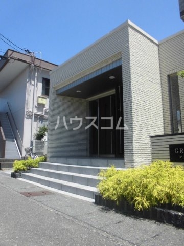 24/30 エントランス