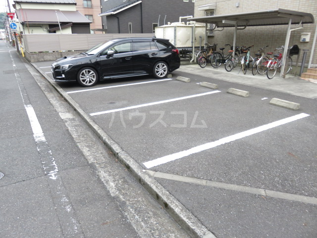 23/30 駐車場