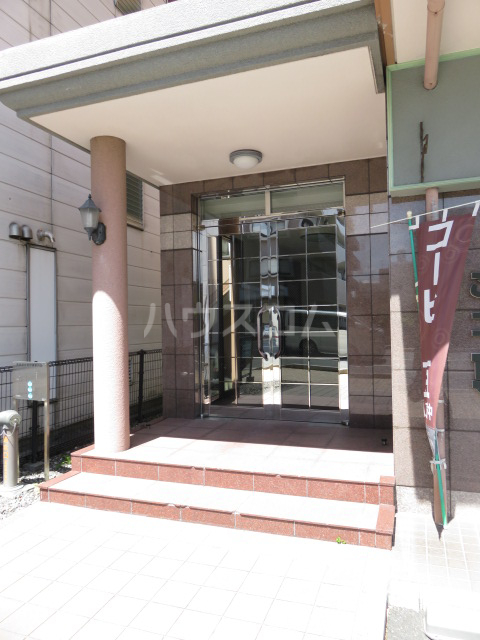 22/29 エントランス