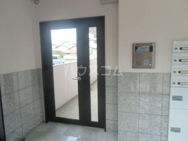 22/24 エントランス