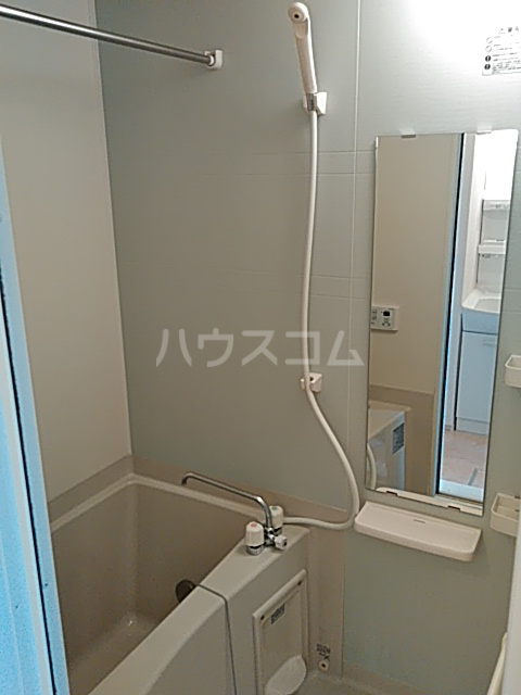 13/27 浴室