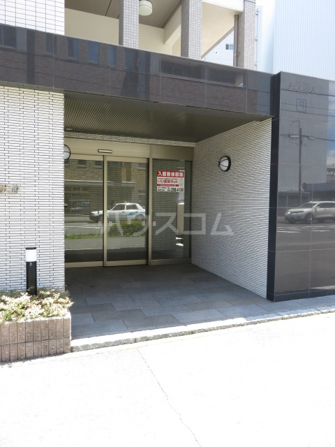 23/30 エントランス