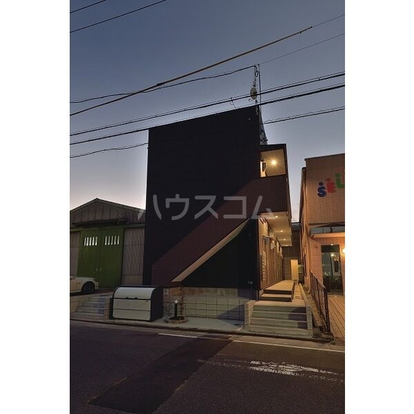 15/23 エントランス