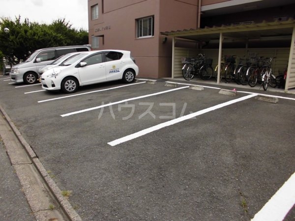 17/25 駐車場
