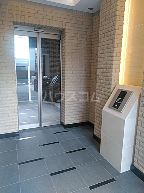 2/4 エントランス