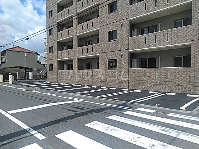 24/25 駐車場
