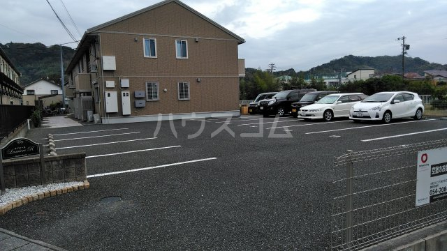 2/4 駐車場