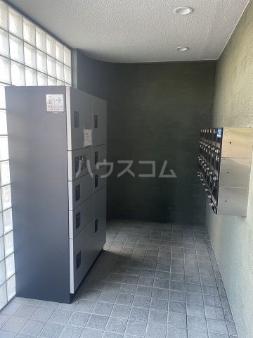 28/30 エントランス