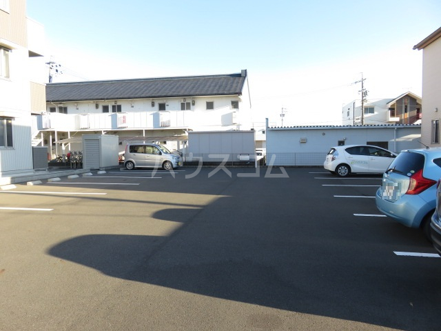28/30 駐車場