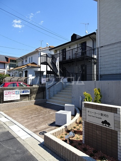 13/19 エントランス