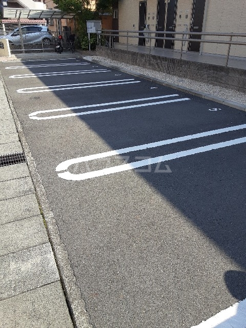 17/18 駐車場