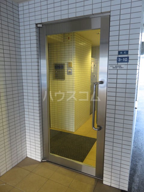 2/5 エントランス