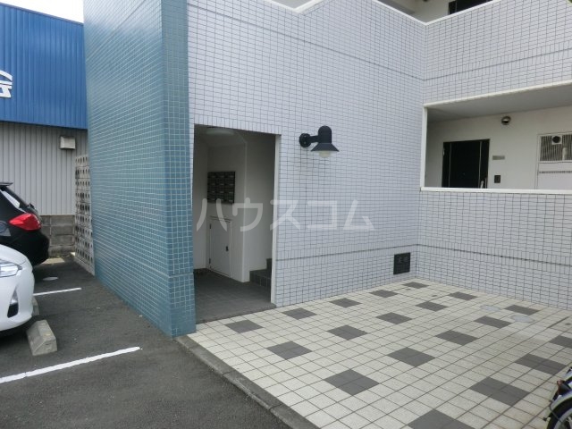 22/25 エントランス