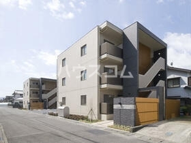 20/23 エントランス