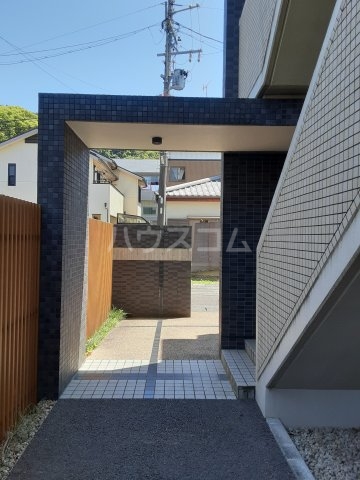 21/23 エントランス