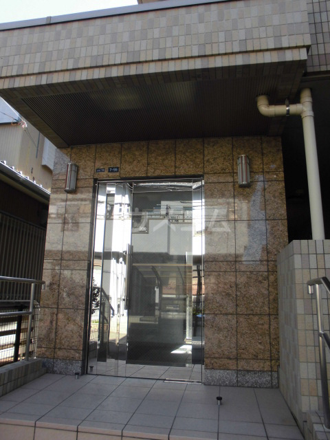 2/3 エントランス