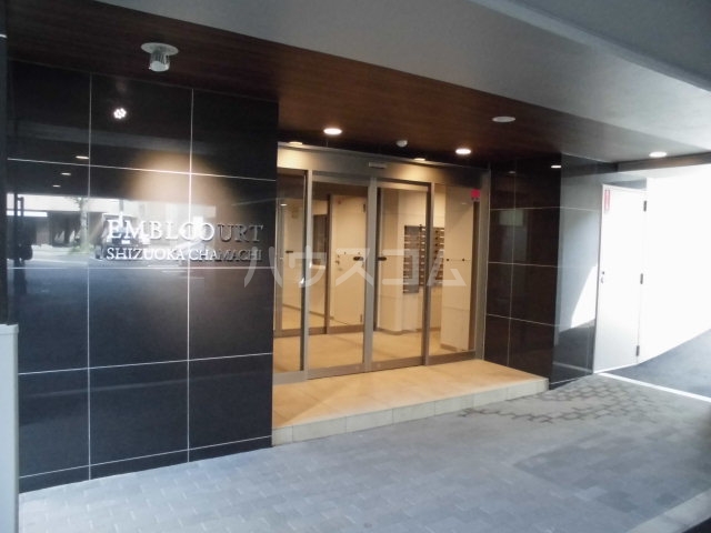 22/23 エントランス