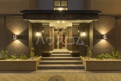 19/23 エントランス