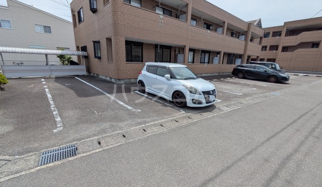 2/2 駐車場