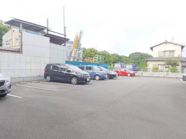 18/19 駐車場