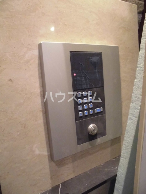 17/19 エントランス