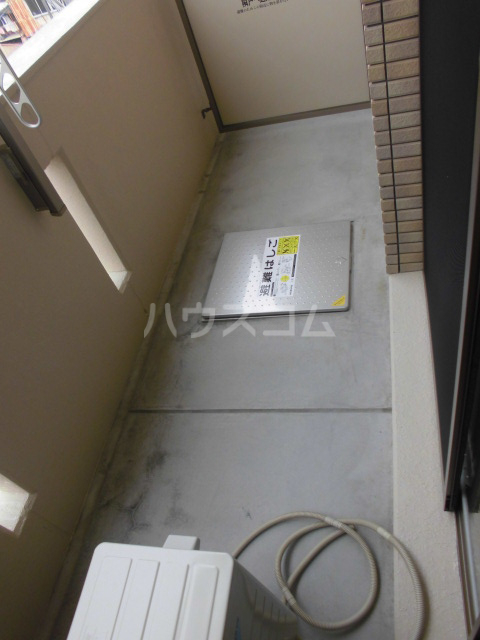 18/27 バルコニー