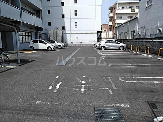 2/3 駐車場