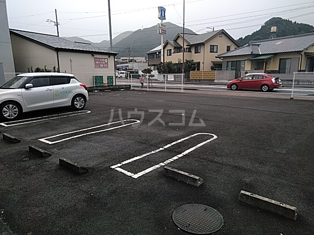 2/4 駐車場