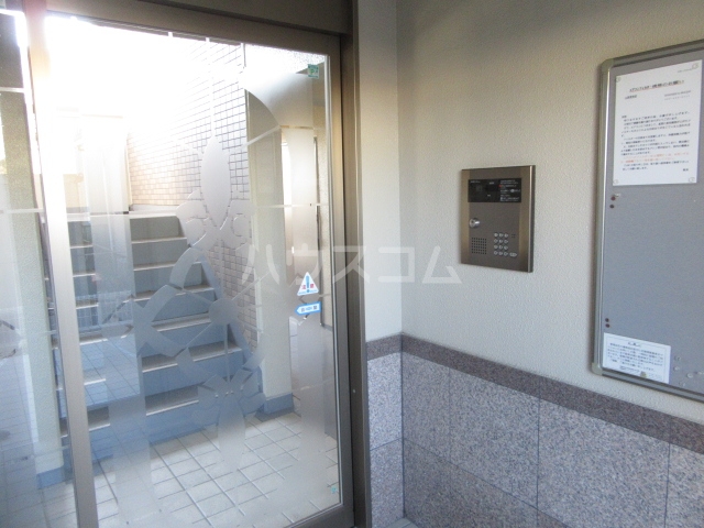 21/29 エントランス