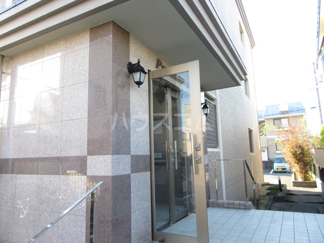 22/29 エントランス