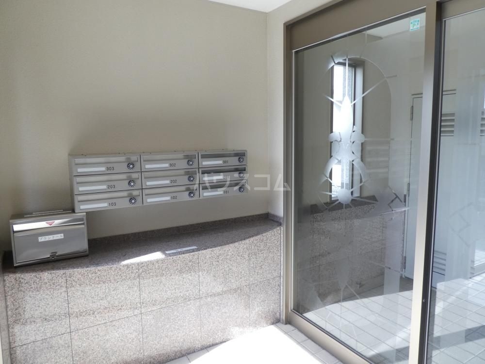 21/29 エントランス