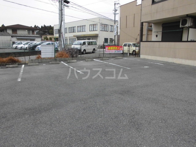 23/27 駐車場