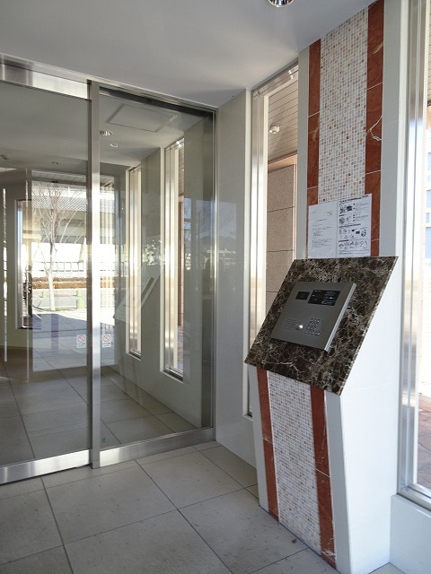 14/20 エントランス