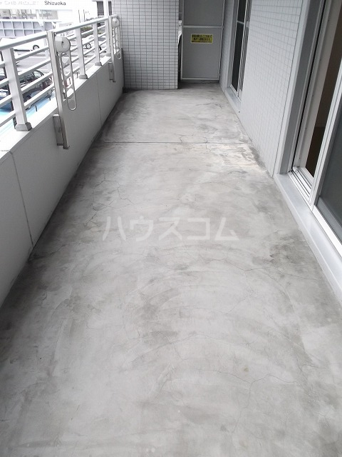 19/27 バルコニー