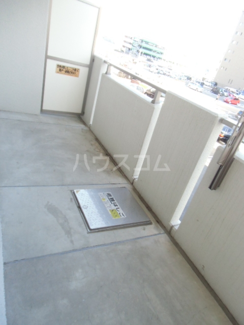 19/27 バルコニー