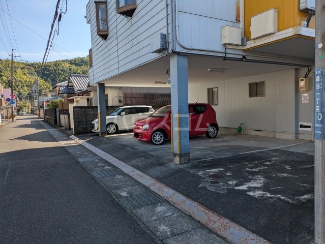 21/22 駐車場