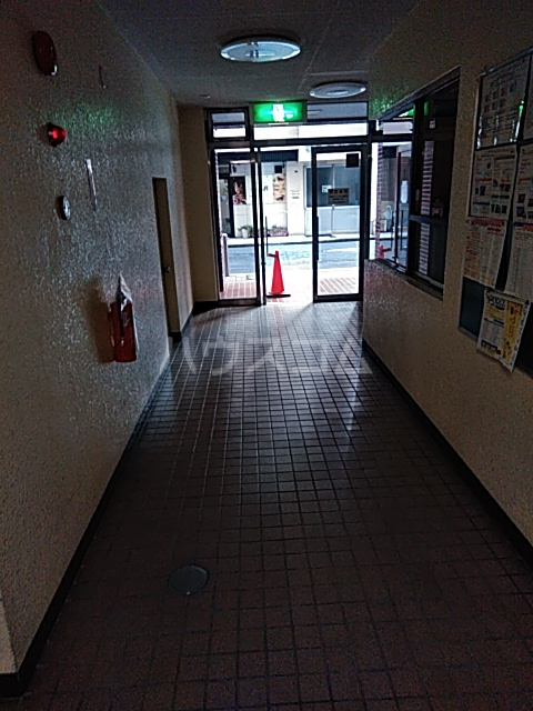 19/20 エントランス