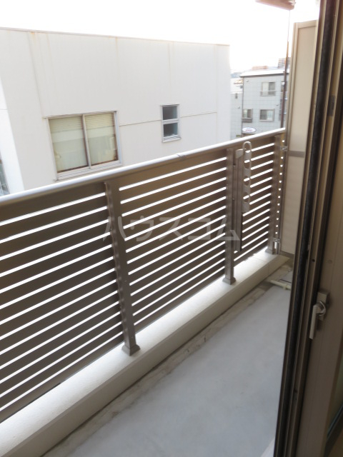 20/28 バルコニー