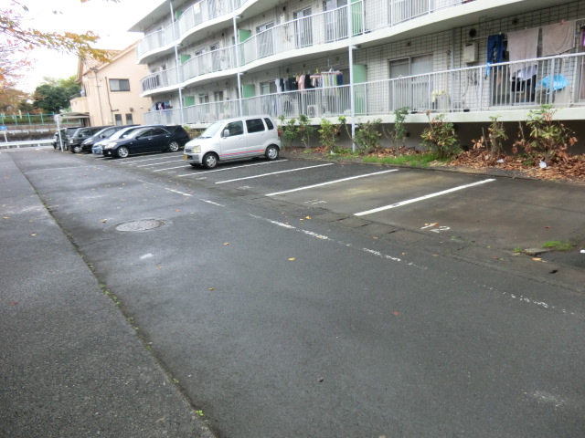 22/23 駐車場