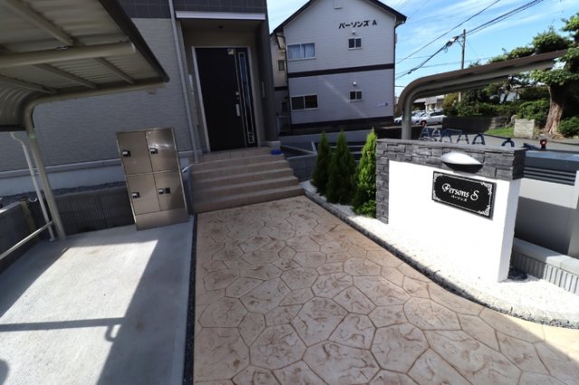 2/4 エントランス
